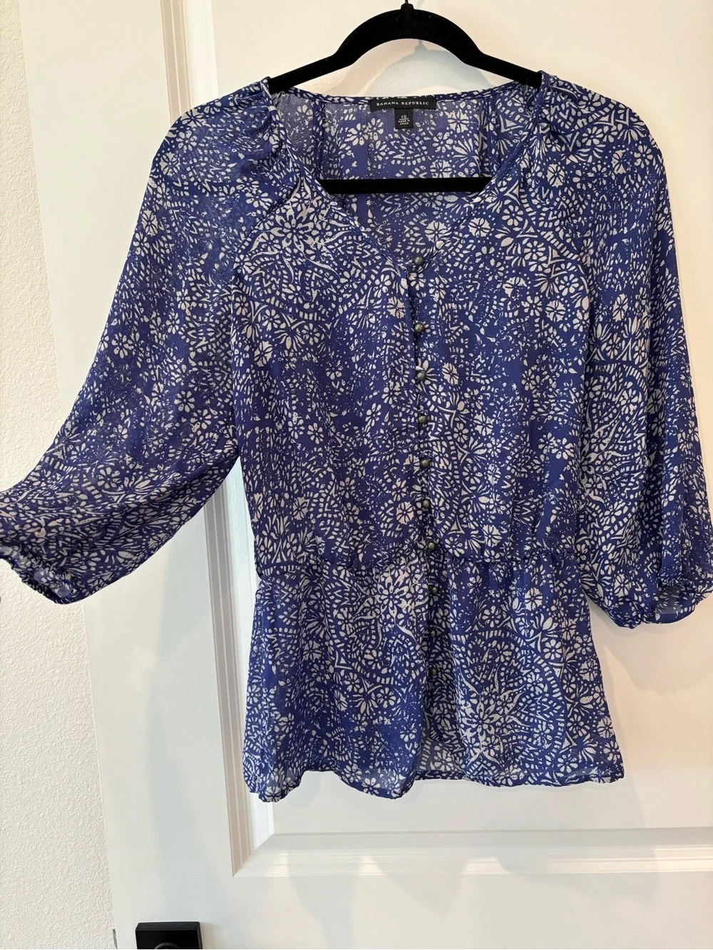 Banana Republic Blue and White Floral Button-Front Blouse